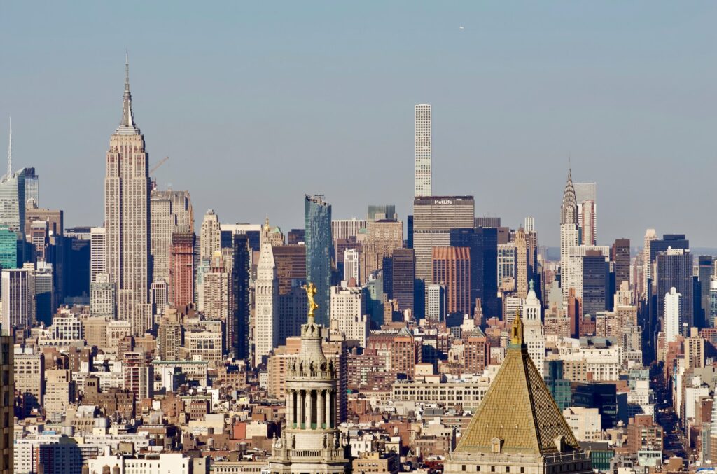 cityscape of building at daytime