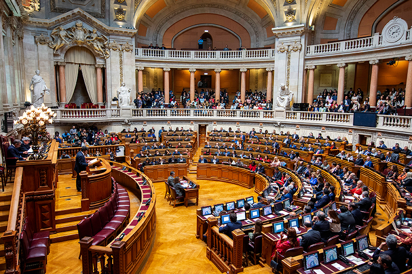 Bate-bocas no Parlamento: “Pateta é o senhor!”, disse Costa, e mais nove deliciosos insultos