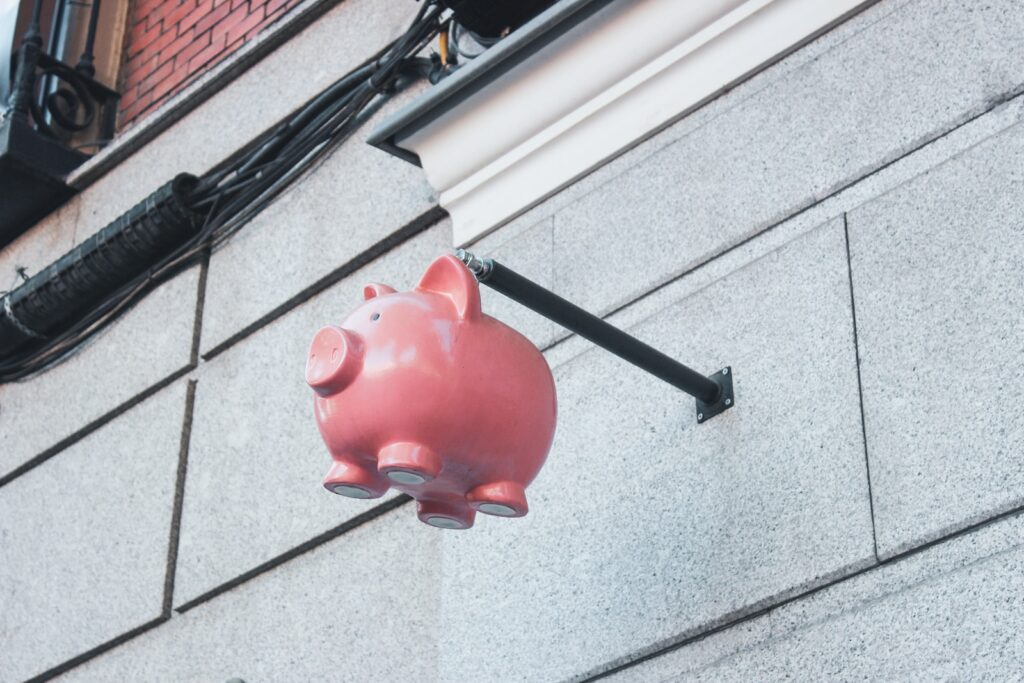 hanged pink pig coin bank