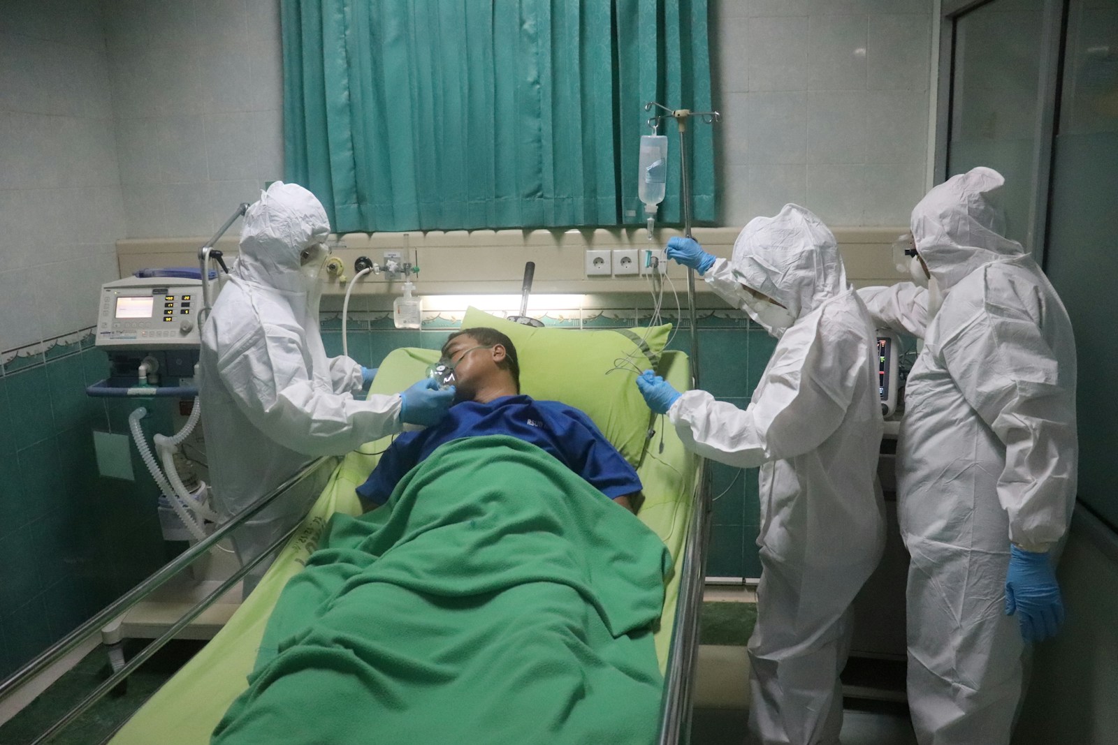 Covid-19: quase metade das mortes na vaga Ómicron não foi causada pelo vírus, diz estudo